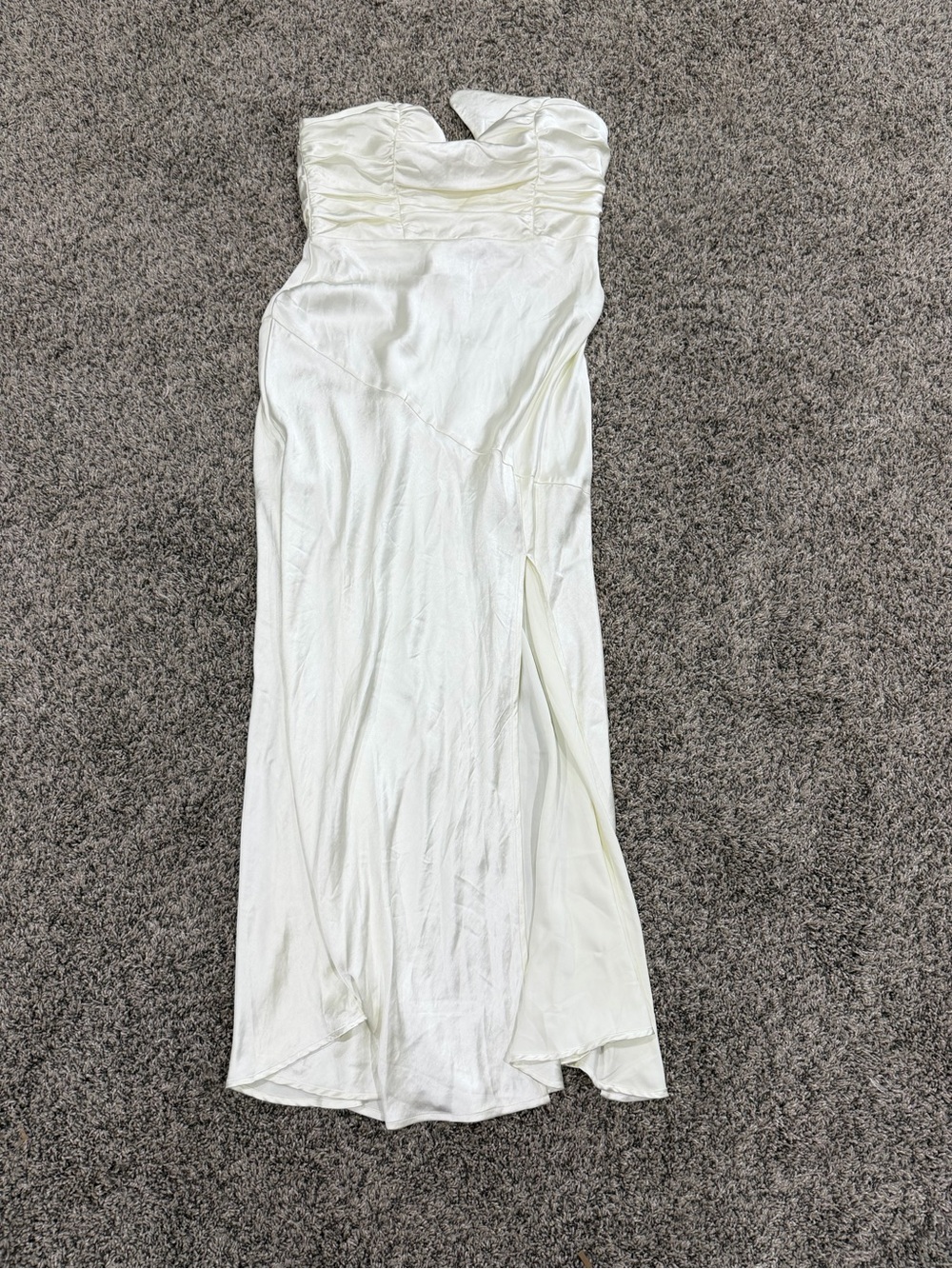 Elegant White Strapless Maxi Dress with Side Slit - selfie Leslie